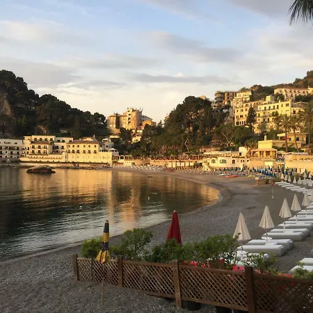 Semesterbostad La Prua Taormina